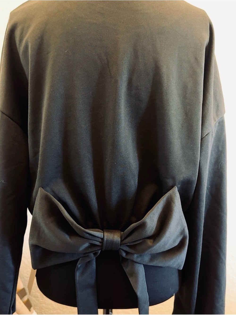 Black Bow-Back Women's Sweater - Picture 14 of 16